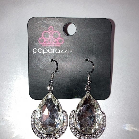 Mega Marvelous White Earring - Picture 3 of 7